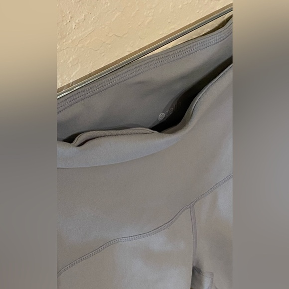 Zella Women’s Capri Leggings Size M - Picture 6 of 9